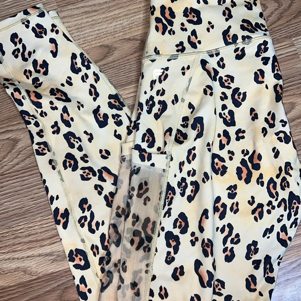 On-The-Go PowerHold® High-Waisted Legging - Picture 7 of 7